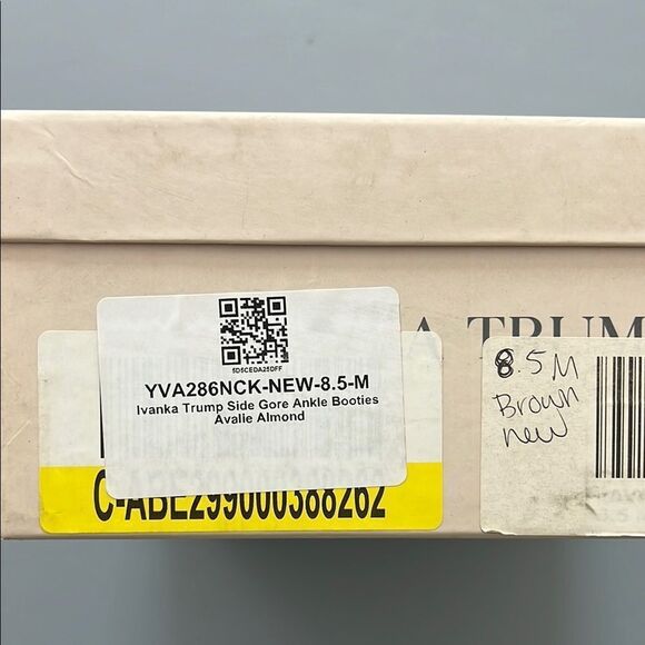 New Ivanka Trump Side Gore Ankle Booties in Avalie Almond Size 8.5 - Picture 7 of 7